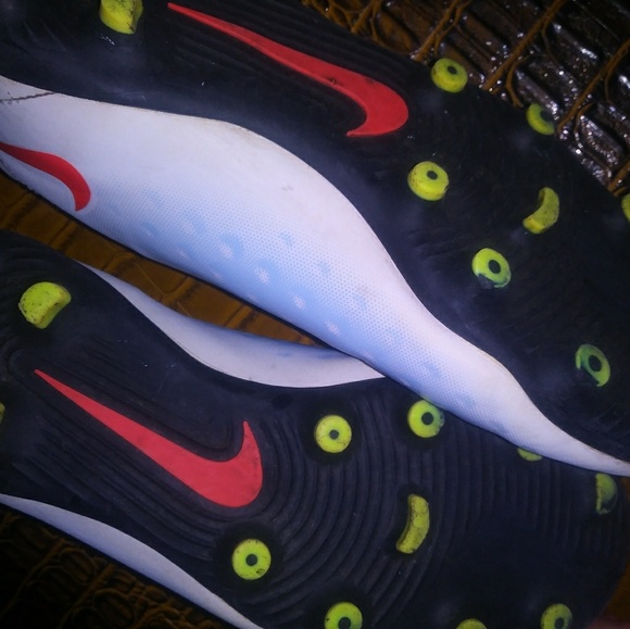 Cleats - Picture 5 of 6